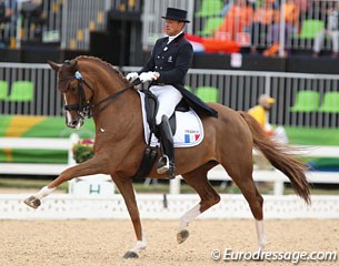 Pierra Volla on the super talented mare Badinda Altena. The combination did not show enough progress over the year. The chestnut is still too tight in the top line and not stretching over the back, despite her flashy gaits