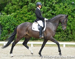 Lotte Wiuff Straarup on F.A. Hallow (by Temptation x Solos Landtinus) :: Photo © Ridehesten