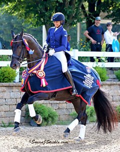 Anna Buffini and Sundayboy win the 2016 U.S. Under 25 Championships :: Photo © Sue Stickle