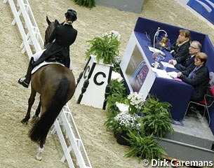 Swedish judge Gustav Svalling was head of the ground jury at the 2016 World Cup Finals. Here he is judging Agnete Kirk Thinggaard on Jojo AZ