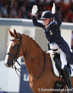 Hogberg celebrates her silver medal score