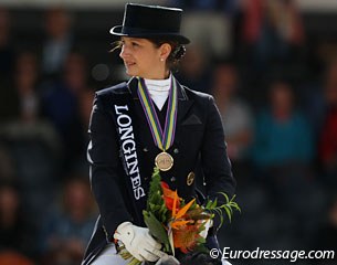 Stefanie Wolf wins bronze