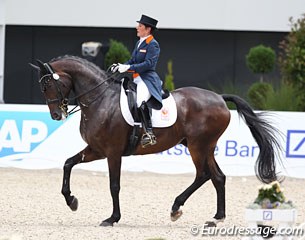 Jeannette Haazen's Dabanos d'O4 was unfortunately back to his old self and too hot. He lost the entire walk and the scores dropped