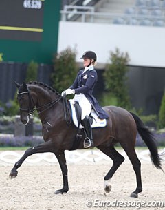 Malin Nilsson made her debut on the Swedish team in the Aachen Nations' Cup. Her Bon-Ami was very obedient and executed a nice, focused test, but he had the mouth got too often open on the right