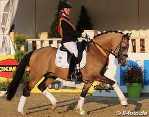 Nadine Krause on her home bred Clooney, winner of the 5-year old final at the 2017 Bundeschampionate :: Photo © LL-foto