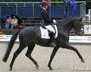 Nicole Wego on Sir Sansibar (by Millennium x Cadeau)