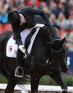 Severo Jurado Lopez has the peculiar habit of immediately checking his horse's mouth after his final halt and salute. He also does this on his young horses which he competed at the World Championships in Ermelo three weeks ago