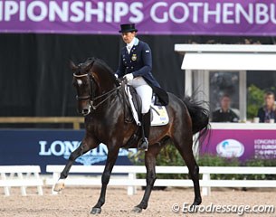 Tinne Vilhelmson's Paridon Magi was not a happy camper in the bridle either, often opening his mouth. They rode to often used Queen music, but the choice in songs was original and snazzy