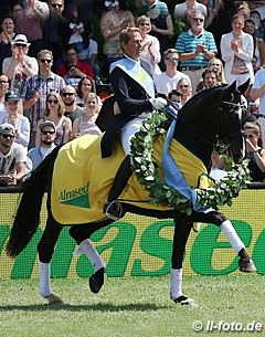 Emile Faurie wins the 2017 Hamburg Dressage Derby :: Photo © LL-foto