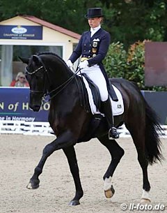 Fabienne Lutkemeier and Fabregaz were favourites for the Hamburg Dressage Derby but uncharacteristic mistakes in the Grand Prix kept them out of the horse change finals