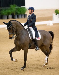 Steffen Peters and Rosamunde win the World Cup qualifier at the 2017 CDI-W Las Vegas :: Photo © Terri Miller