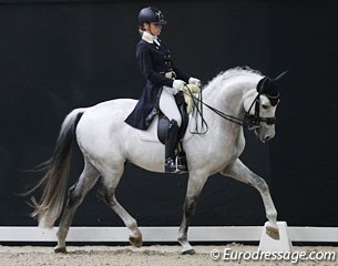 Katrien Verreet and Galliani Biolley (by Sir Donnerhall x Lanciano). The grey licensed stallion has shown much progress between his national GP level beginnings and now his international Grand Prix debut in Lier.