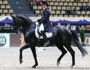 Amanda Hartung on Dresscode Black