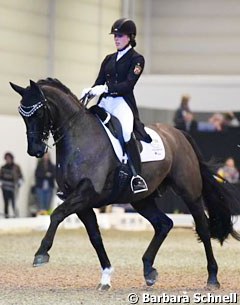 Sophie Stilgenbauer on Scharon