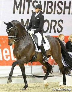 Simone Pearce on Wladimir OA