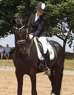 Leslie Rohrbacher and VanThom win the 2017 Prussendorf Bundeschampionate qualifier 
