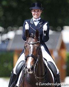 Danielle van Mierlo on Azzurro gives a thumbs' up