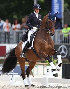 Olivia Lagoy-Weltz on Rassing's Lonoir in the lap of honour at the 2017 CDIO Rotterdam :: Photo © Astrid Appels