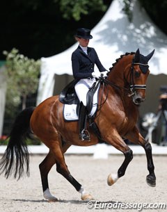 Marieke van der Putten on Zingaro Apple