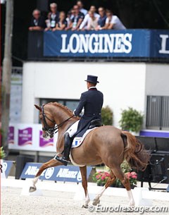 Pierre Volla on Badinda Altena. The French team watching from above