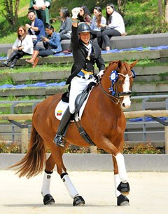 Ecuadorean Julio Mendoza and Chardonnay win individual gold at the 2017 Bolivarian Games :: Photo © Hector Garrido