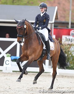 Belgian Delphine Beck on Zelion B