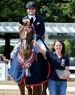 Anna Stovall and Frankie Win the 2017 U.S. Developing PSG Horse Championship :: Photo © Sue Stickle