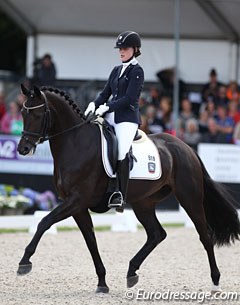 A lovely pair: Nadine Husenbeth and the Hanoverian mare Faviola (by Foundation x Weltmeyer). Very obedient and light in the contact, Faviola has a cadenced trot but overall could be more uphill oriented