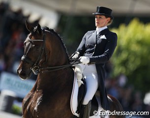 Senta Kirchhoff on the hyper talented Danish bred Oldenburg L'Arbuste (by Skovens Rafael x Zardin Firfod). He is a super gifted mover with elegant, lightfooted gaits, but small mistakes due tension pushed the score down. 