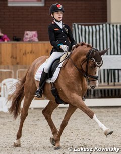 Lucie-Anouk Baumgurtel on Coriander FH