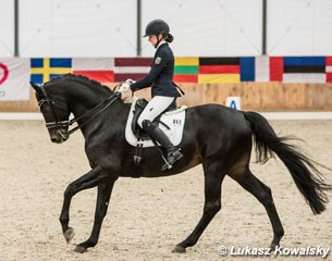 Henriette Schmidt on Rocky's Sunshine