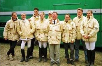 Dorothy Raemdonck, Larissa Paulius, Laurence Raemdonck, Diana Smolders, Ellen Ceulemans, Chef d'Equipe Dirk d'Hooge, Vicky Smits, Frederik van de Keere, Ona Dewaegenaere