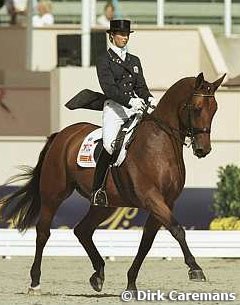 Gonnelien Gordijn-Rothenberger aboard Dondolo at the 1998 World Equestrian Games