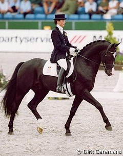 Vicky Smits and Quavarotti van de Helle at the 1999 World Young Horse Championships in Arnheim :: Photo © Dirk Caremans