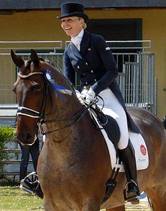 Louise Bell and Into the Blue at the CDI Saumur