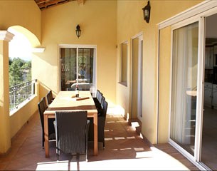 Al fresco dining on the balcony