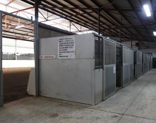 18 stables inside the indoor complex