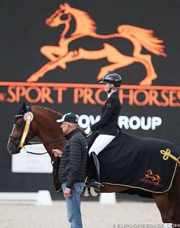 Eva Möller and So Unique win the 4-year old pilot project at the 2019 World Young Horse Championships :: Photo © Astrid Appels
