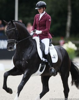 Emmelie Scholtens on Kevin Costner Texel in the 4-year old pilot project at the 2019 World Young Horse Championships in Ermelo :: Photo © Astrid Appels