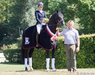 Johanna Klippert on Fashion in Black with owner Wilhelm Holkenbrink :: Photo © LL-foto