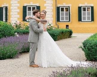 XX and Diana Porsche got married. Congratulations ! :: Photo © The Wedding Valley