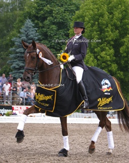 Nadine Plaster and FBW Dejavu won the bronze at the 2005 World Young Horse Championships in Verden :: Photo © Astrid Appels