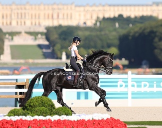 Fry and Glamourdale in training at the 2024 Olympic Games in Paris :: Photo © Astrid Appels