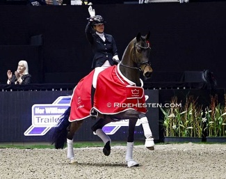 Anne-Mette Strandby and EVO Ivy Blue :: Photo © Ridehesten