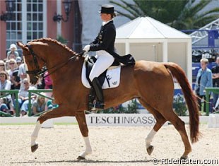 photo Isabell Werth Horse isabell werth suspended whisper