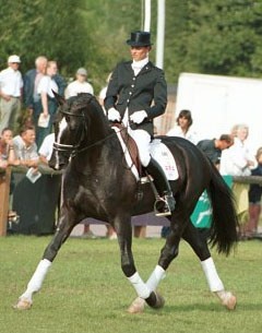 Osmium at the 2000 Pavo Cup Finals