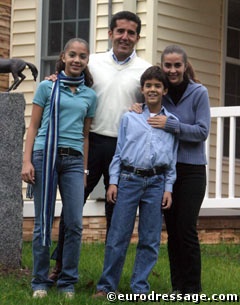 Cesar Parra with his wife Marcela Ortiz and children Nicole and  Federico :: Photo © Astrid Appels