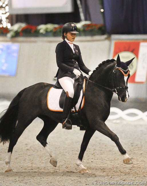 Fleur Prinsen and Next Black Magic at the 2017 CDI Aachen Indoor :: Photo © Astrid Appels