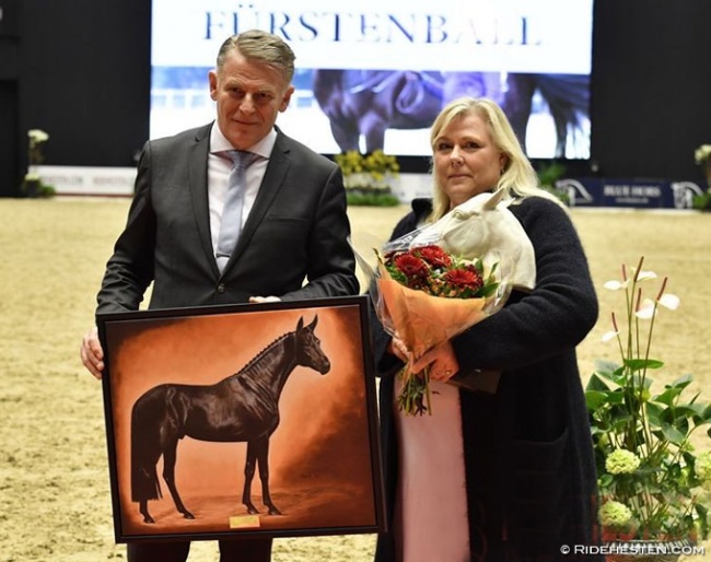 Jan Pedersen and Lone Boegh Henriksen at Furstenball's celebration ceremony at the 2018 DWB Stallion Licensing :: Photo © Ridehesten