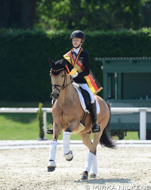 Lucie Anouk Baumgürtel and Massimiliano win the pony division at the 2018 Preis der Besten in Warendorf :: Photo © Mirka Nilkens